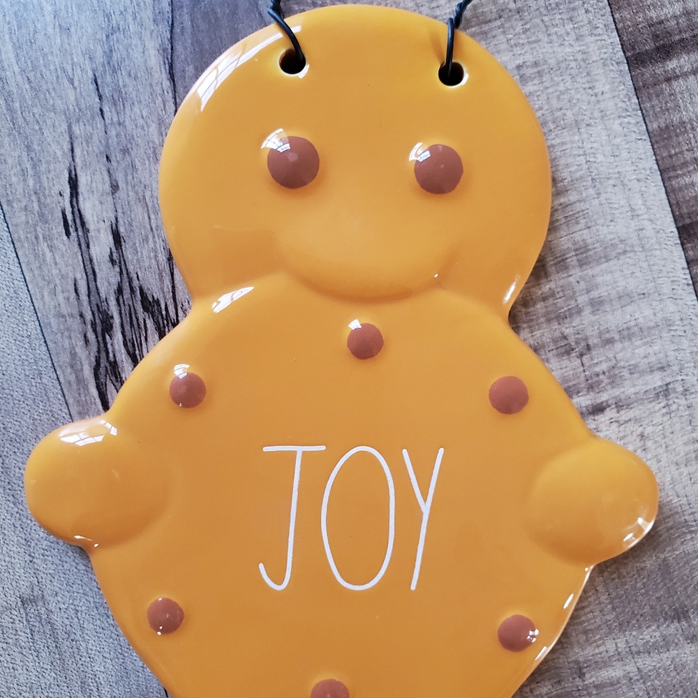Rae Dunn orange Gingerbread Man "JOY" ceramic holiday decor wall hanging plaque - Picture 7 of 13